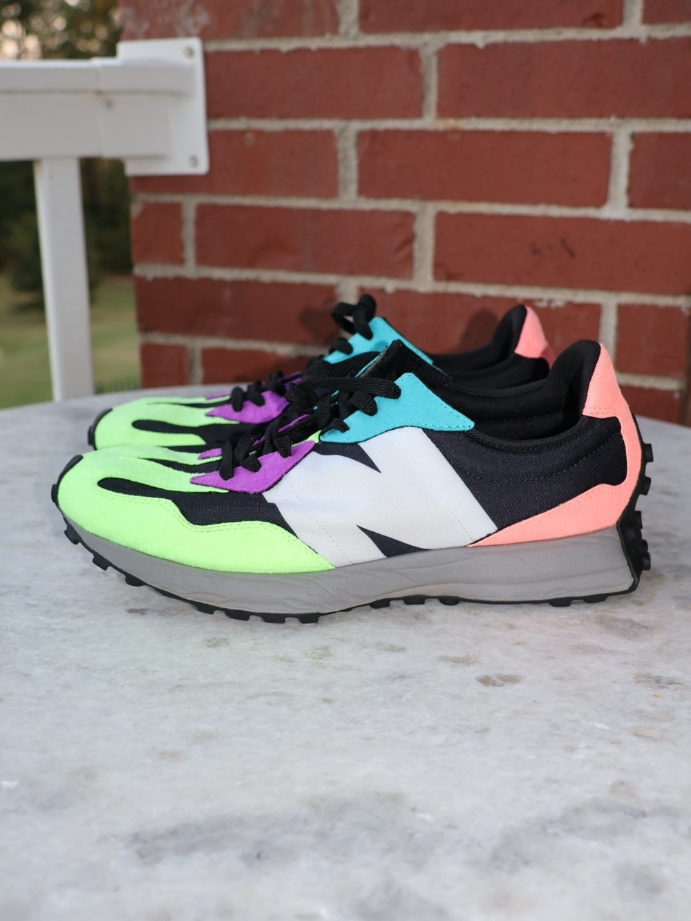 Balance 327 "Black Multi-Color" - Picture 2 of 8